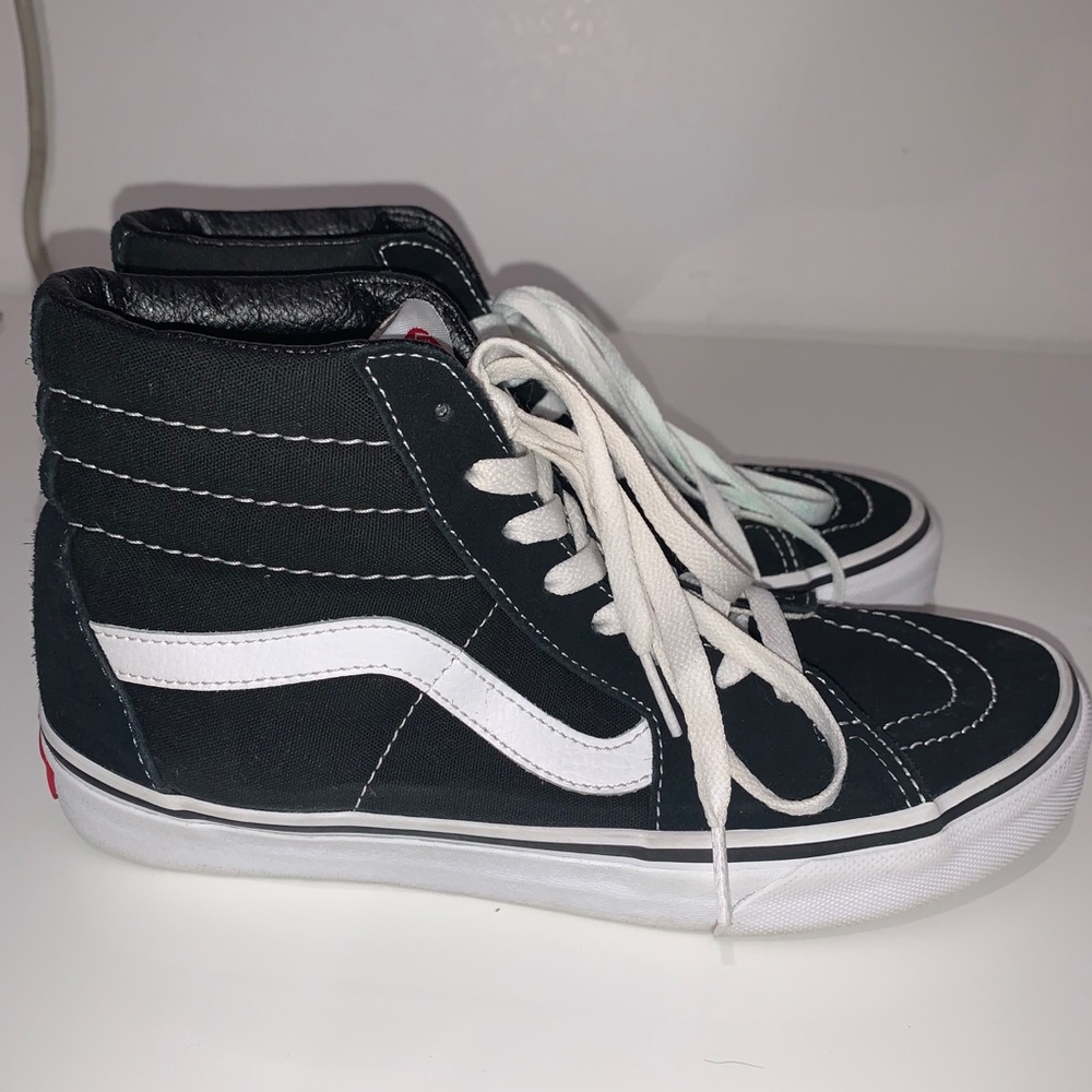 BLACK HIGH TOP VANS